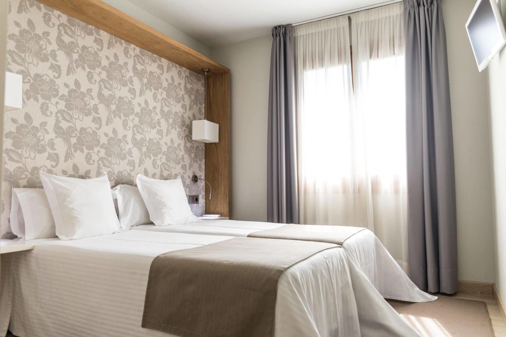 Hotel Tinas De Pechón Extérieur photo