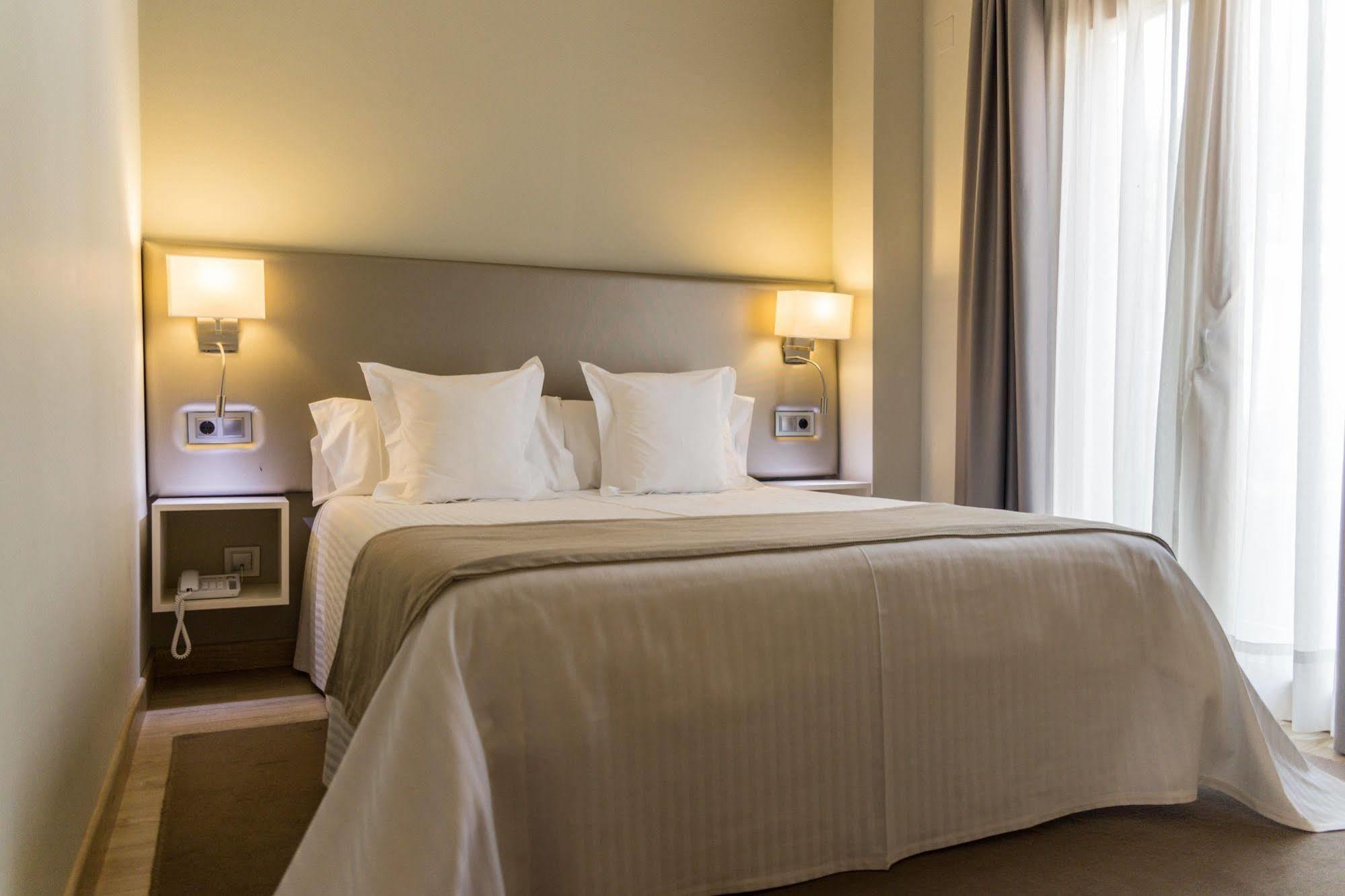 Hotel Tinas De Pechón Extérieur photo